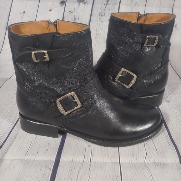 Frye Shoes - Frye Vicky Moto Short Boot 9.5